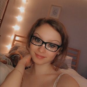 Meet your Posher, Oliwia